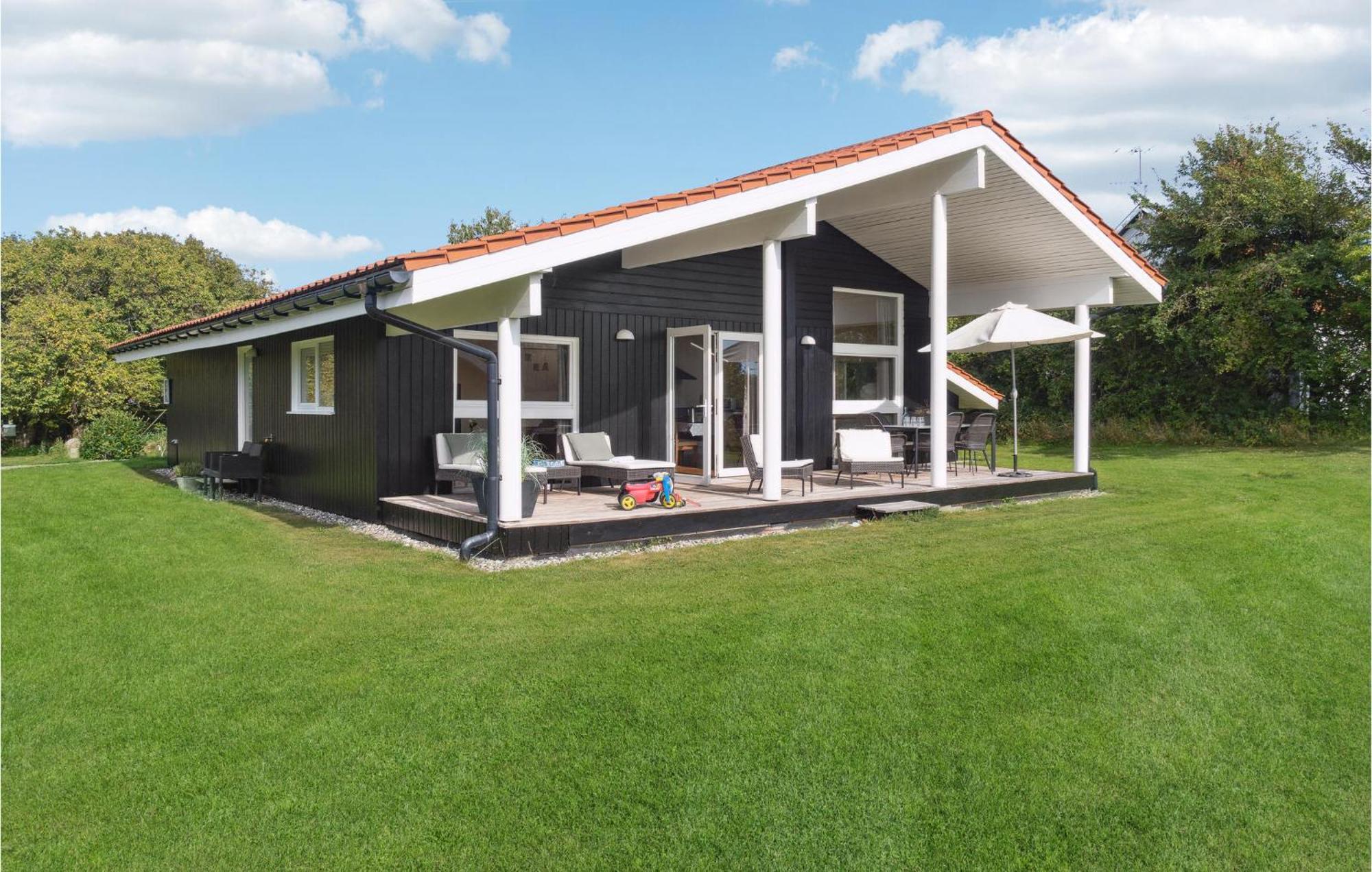 Amazing Home In Askeby With Sauna 외부 사진